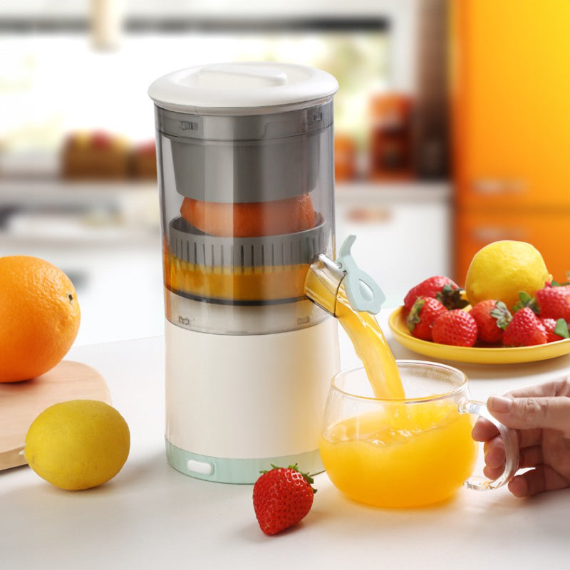Portable USB - rechargeable slow juicer for oranges